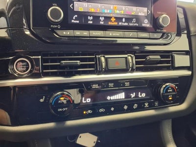 2024 Nissan Pathfinder SV